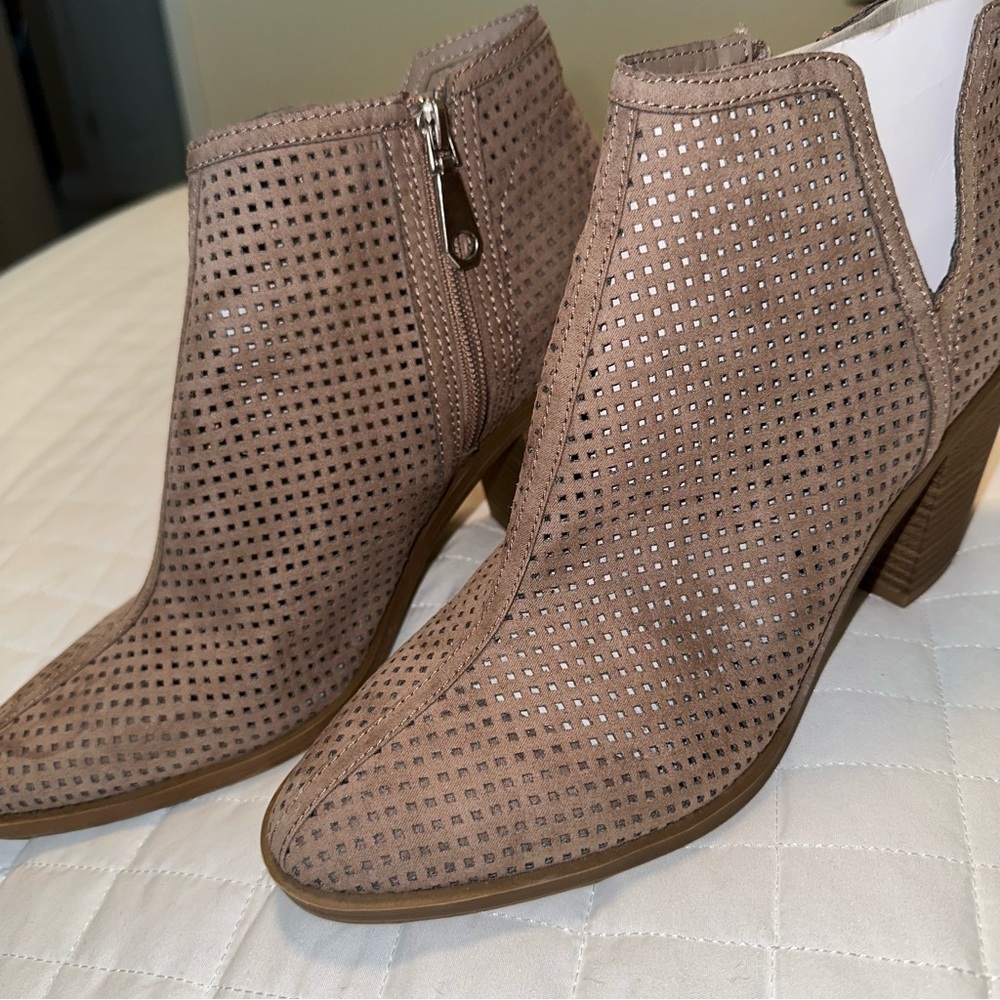 Cute breathable booties 🥰